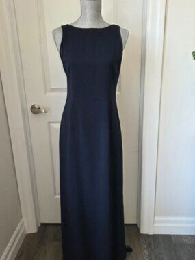 Formal Party floor lenght open back navy dress size 6